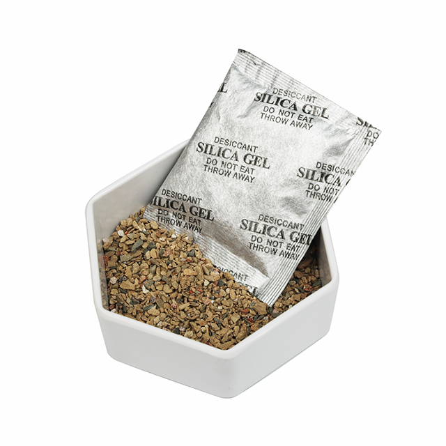 500 г монтмориллонитовой глины, осушитель для упаковочных материалов